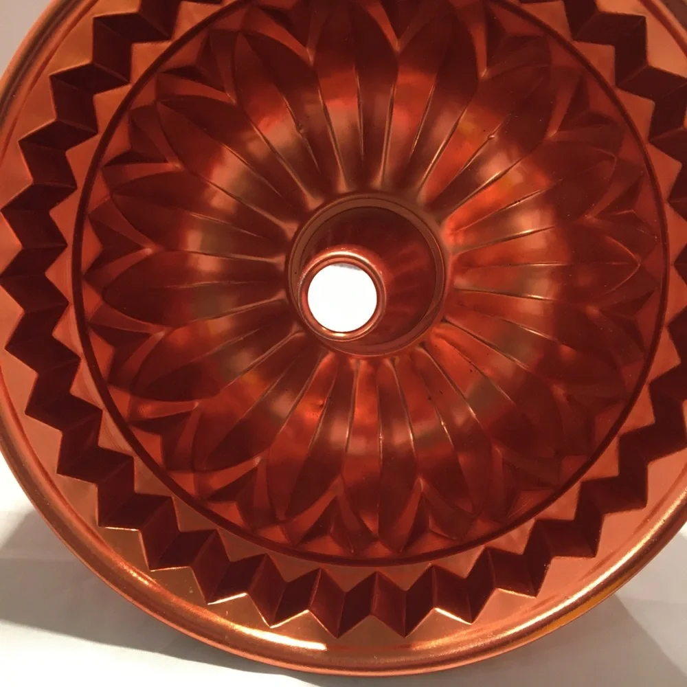 Vintage copper‎ jello or cake mold